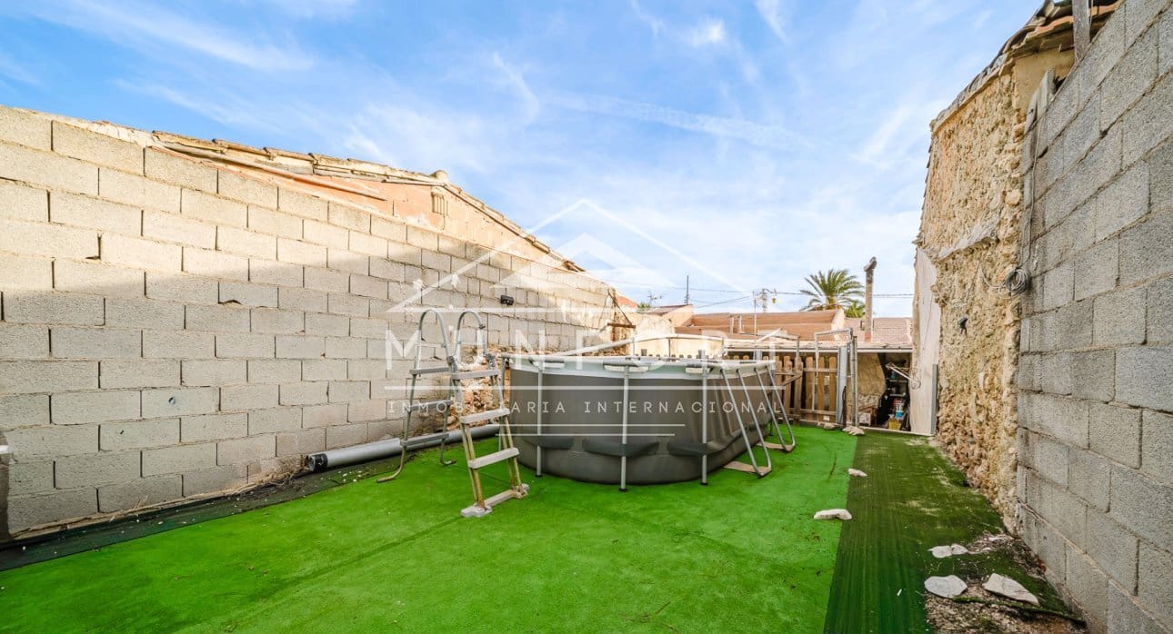 2 bedroom Villa for sale in Los Montesinos with pool - € 129,900 (Ref: 9516217)