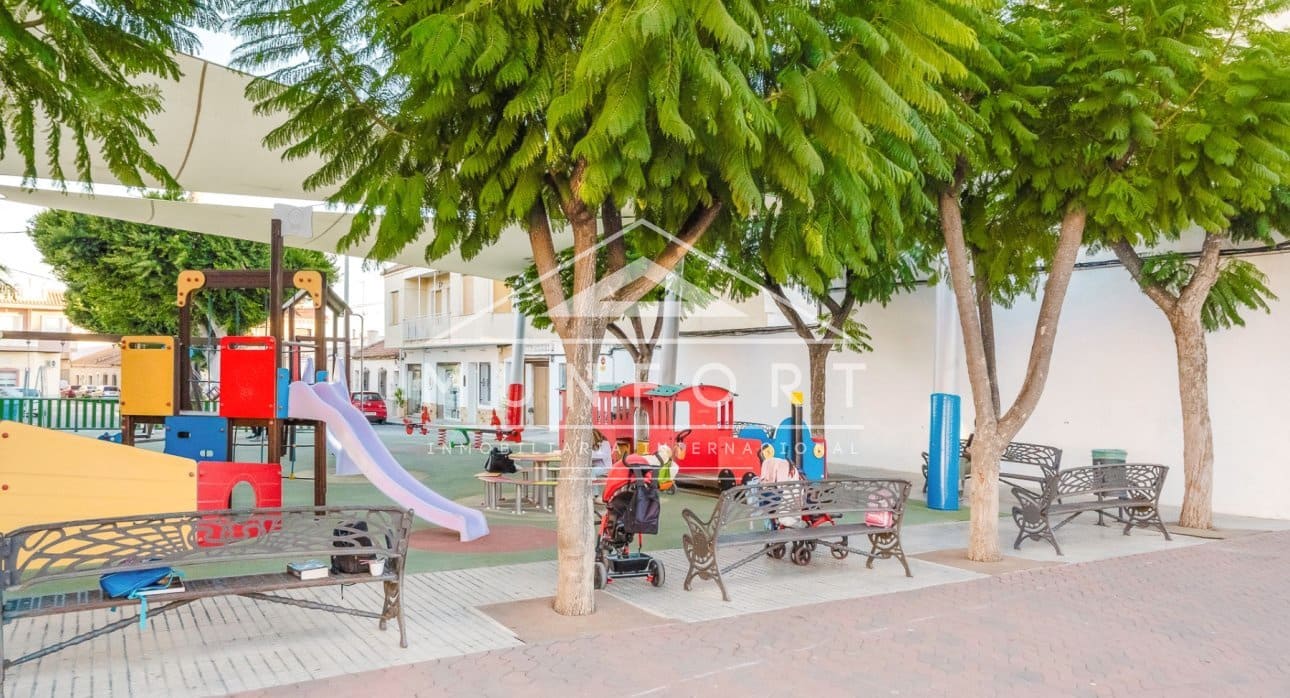 2 bedroom Villa for sale in Los Montesinos with pool - € 129,900 (Ref: 9516217)