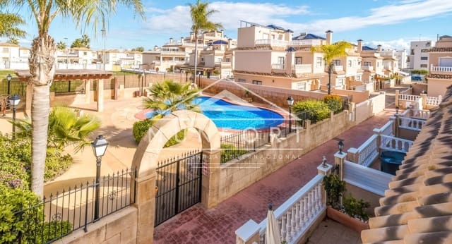 2 quarto Casa em Banda para venda em Villamartin, Orihuela com piscina - 215 000 € (Ref: 9516219)