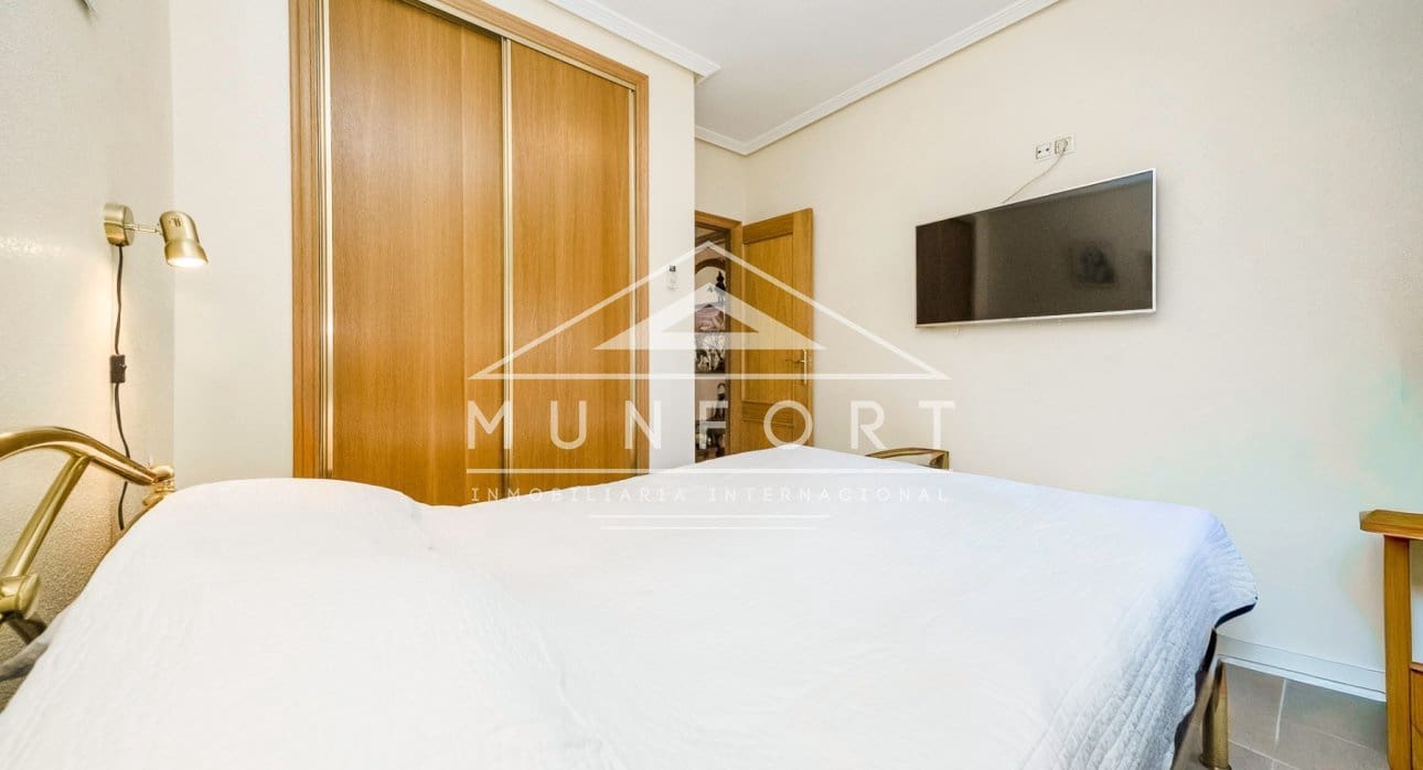 2 quarto Casa em Banda para venda em Villamartin com piscina - 215 000 € (Ref: 9516219)