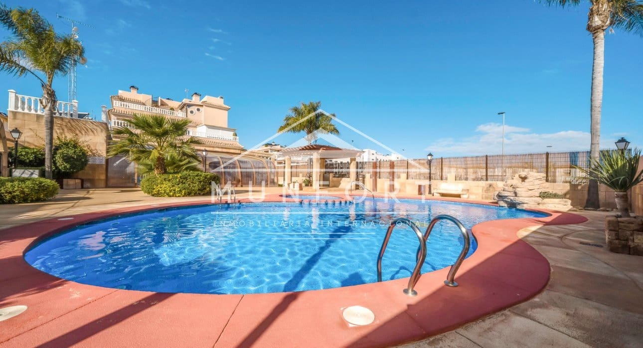 2 quarto Casa em Banda para venda em Villamartin com piscina - 215 000 € (Ref: 9516219)