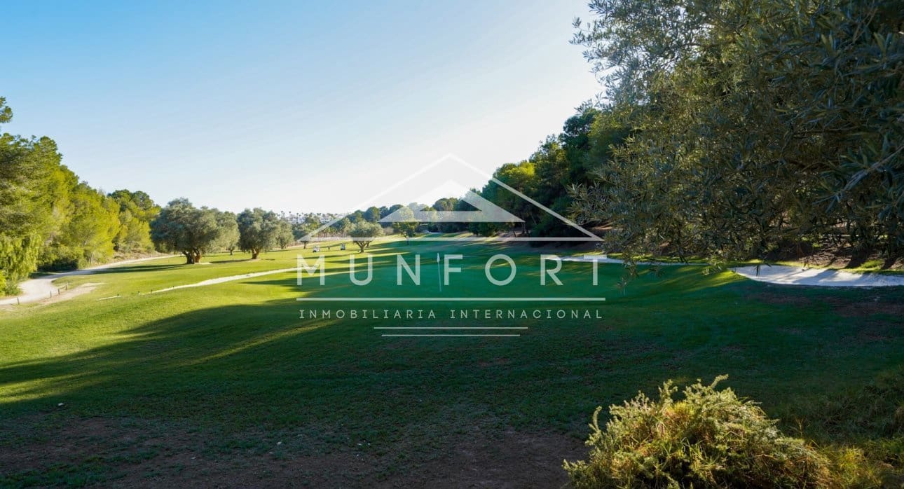 2 quarto Casa em Banda para venda em Villamartin com piscina - 215 000 € (Ref: 9516219)