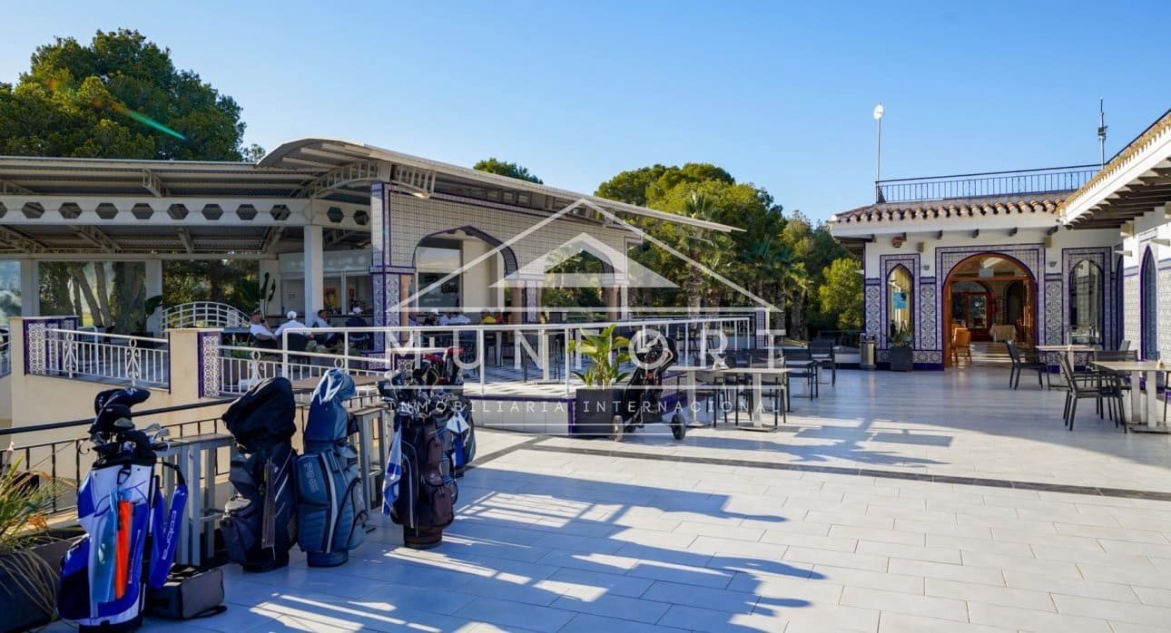 2 quarto Casa em Banda para venda em Villamartin com piscina - 215 000 € (Ref: 9516219)