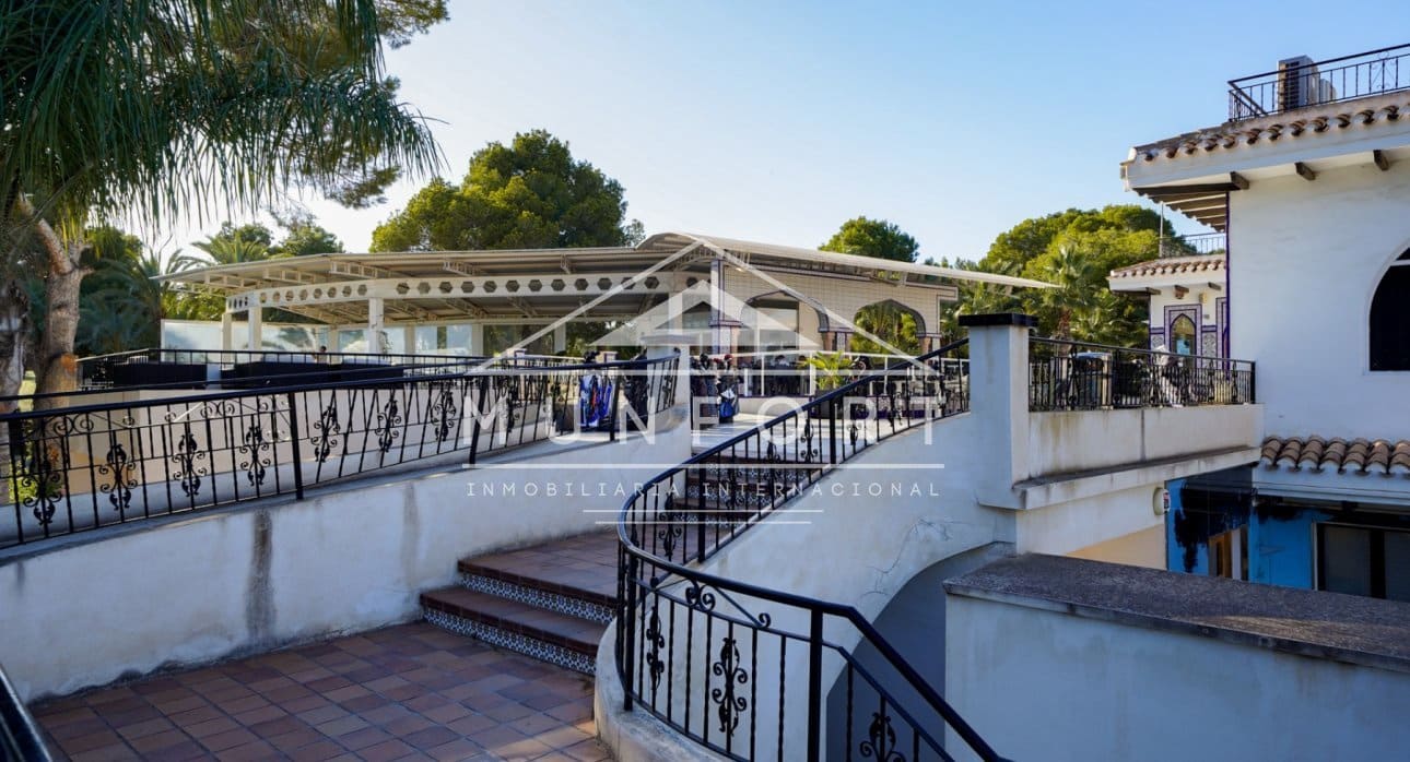 2 quarto Casa em Banda para venda em Villamartin com piscina - 215 000 € (Ref: 9516219)