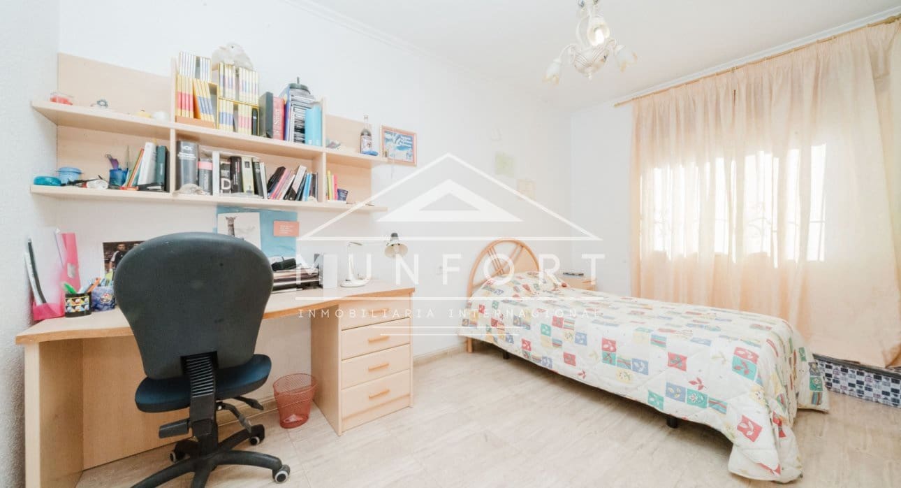 4 bedroom Bungalow for sale in Pilar de la Horadada - € 159,900 (Ref: 9518304)