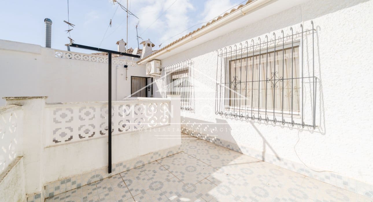 8 slaapkamer Halfvrijstaande villa te koop in Pilar de la Horadada - € 339.900 (Ref: 9518305)