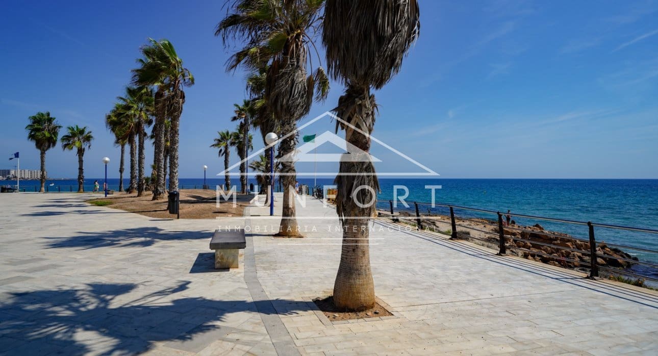 1 sypialnia Penthouse na sprzedaż w Orihuela Costa z basenem - 170 000 € (Ref: 9521832)