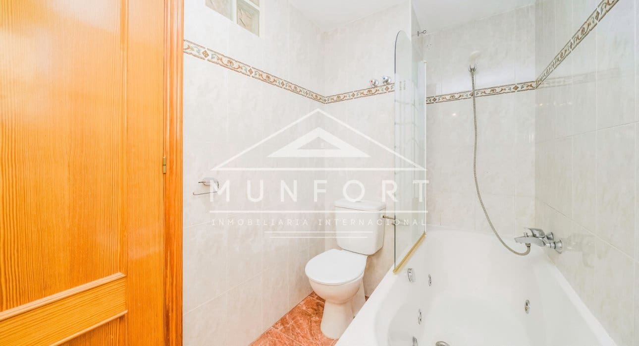 Casa de 3 habitaciones en La Zenia en venta con piscina - 210.000 € (Ref: 9523373)