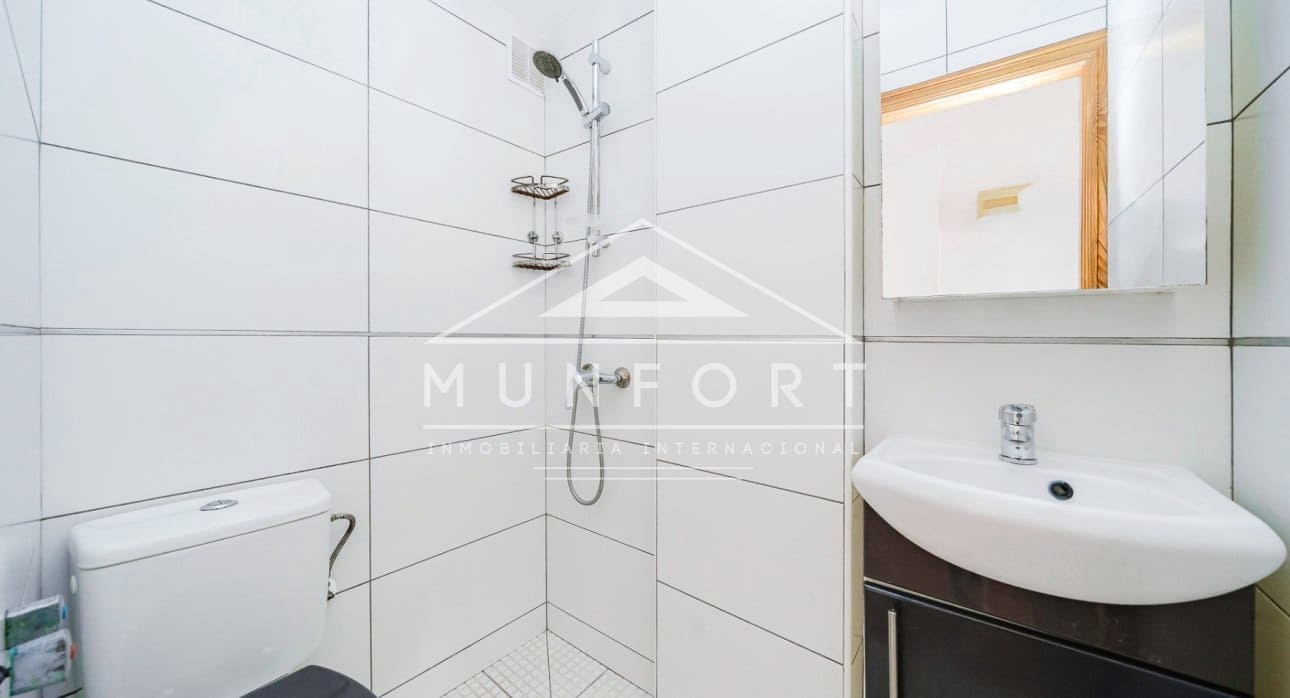 Casa de 3 habitaciones en La Zenia en venta con piscina - 210.000 € (Ref: 9523373)