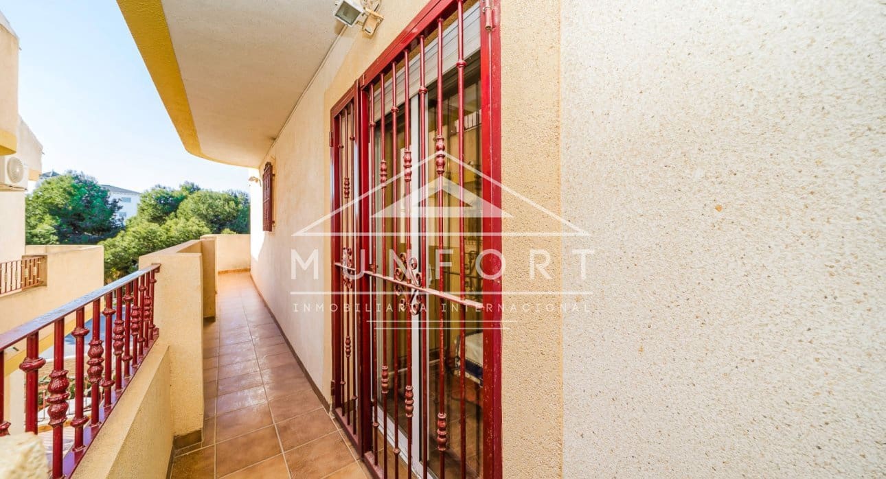 Casa de 3 habitaciones en La Zenia en venta con piscina - 210.000 € (Ref: 9523373)