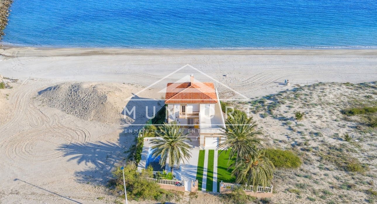 3 bedroom Villa for sale in La Manga del Mar Menor with pool - € 729,000 (Ref: 9523614)