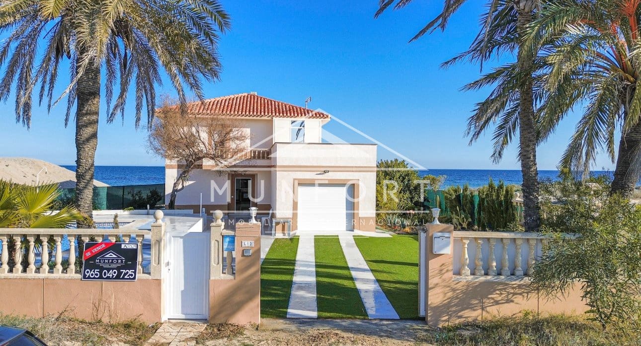 3 bedroom Villa for sale in La Manga del Mar Menor with pool - € 729,000 (Ref: 9523614)