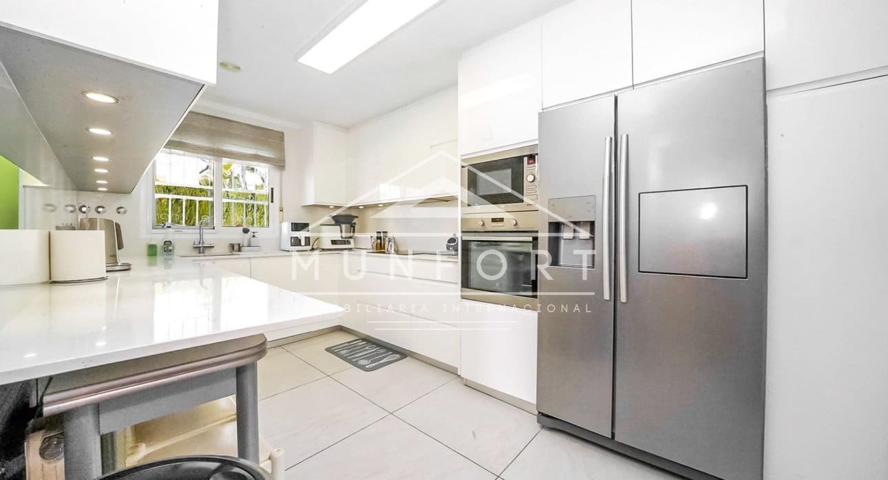 4 chambre Villa/Maison à vendre à Pinar de Campoverde avec piscine - 460 000 € (Ref: 9524632)