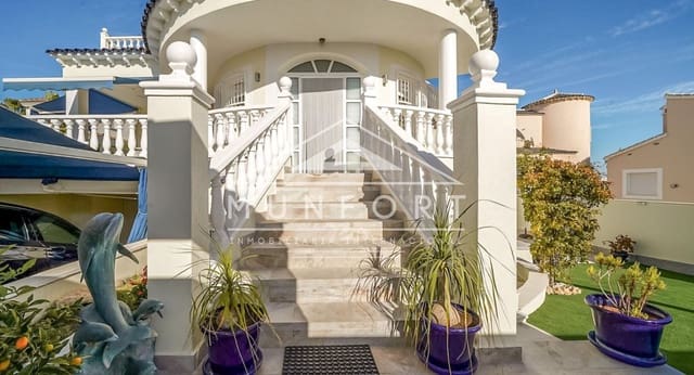 4 slaapkamer Villa te koop in Pinar de Campoverde, Pilar de la Horadada met zwembad - € 460.000 (Ref: 9524632)