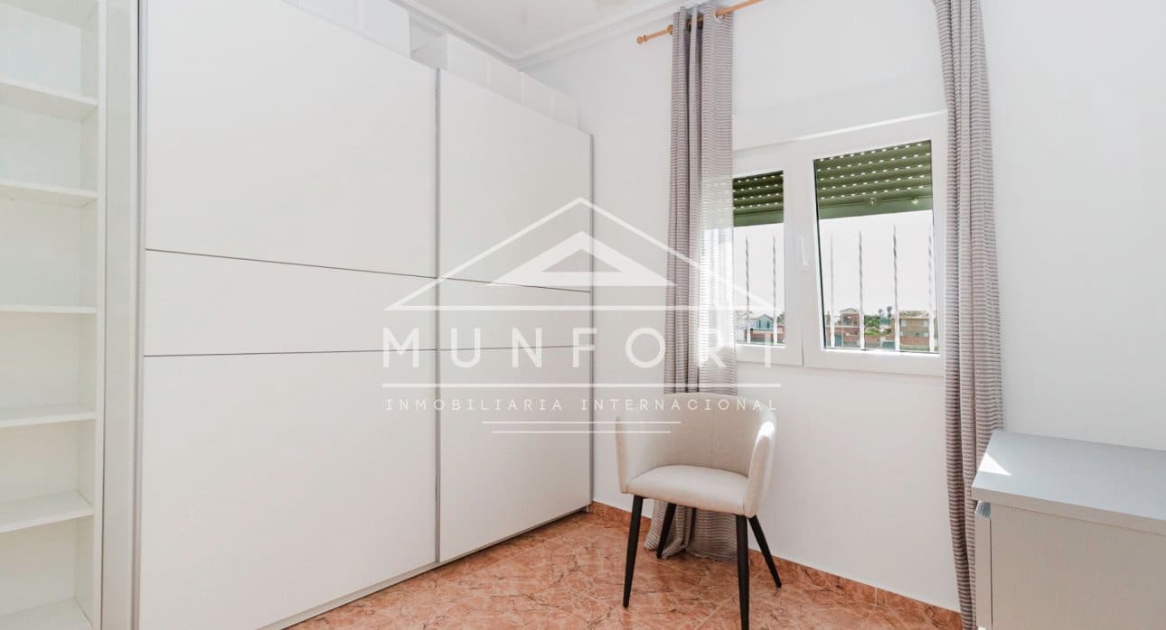 4 makuuhuone Huvila myytävänä paikassa Torrevieja - 399 000 € (Ref: 9532472)