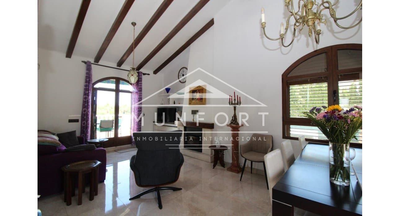 4 slaapkamer Villa te koop in Villamartin met zwembad - € 810.000 (Ref: 9532494)