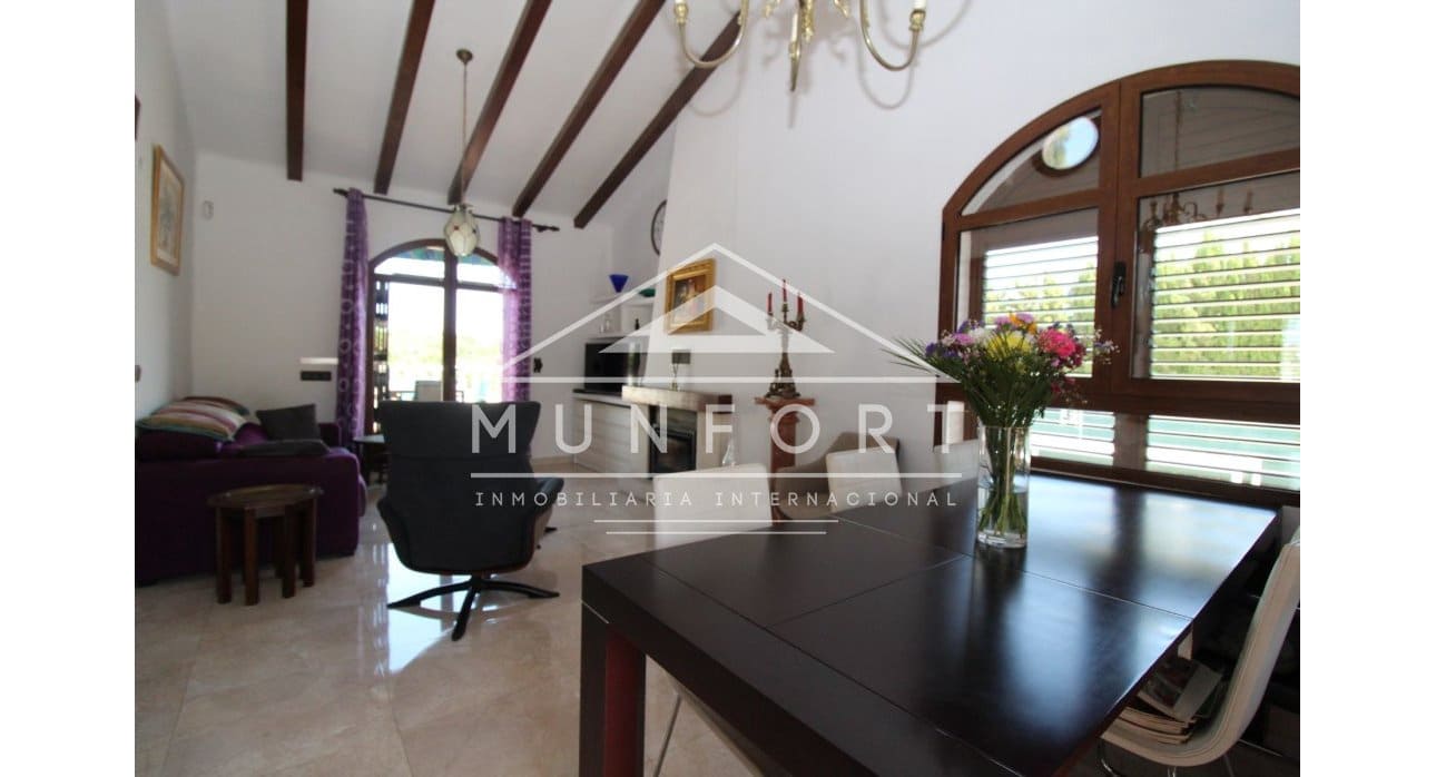 4 slaapkamer Villa te koop in Villamartin met zwembad - € 810.000 (Ref: 9532494)