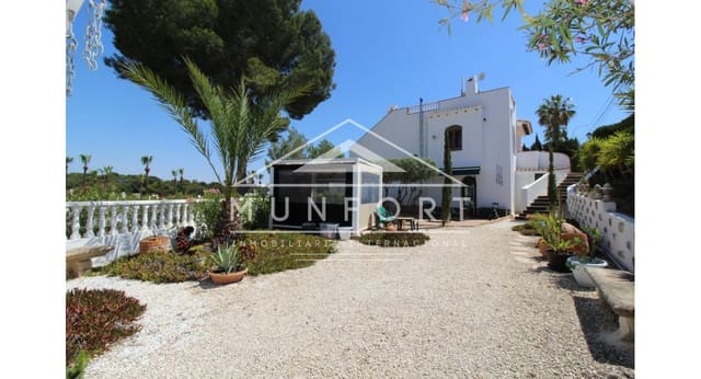 4 slaapkamer Villa te koop in Villamartin, Orihuela met zwembad - € 810.000 (Ref: 9532494)