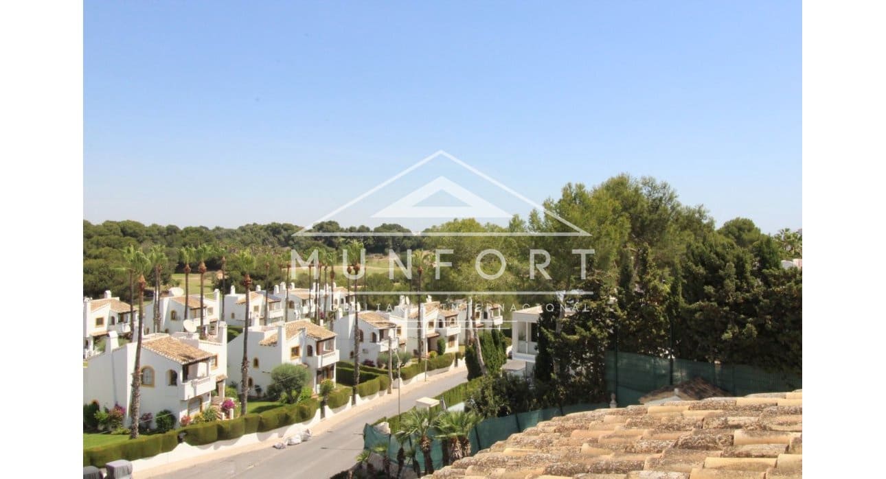 4 slaapkamer Villa te koop in Villamartin met zwembad - € 810.000 (Ref: 9532494)