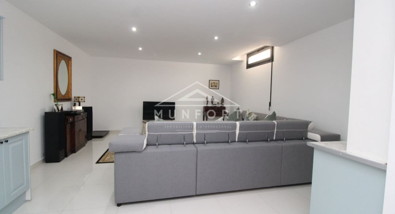 4 slaapkamer Villa te koop in Pilar de la Horadada met zwembad - € 649.900 (Ref: 9532498)