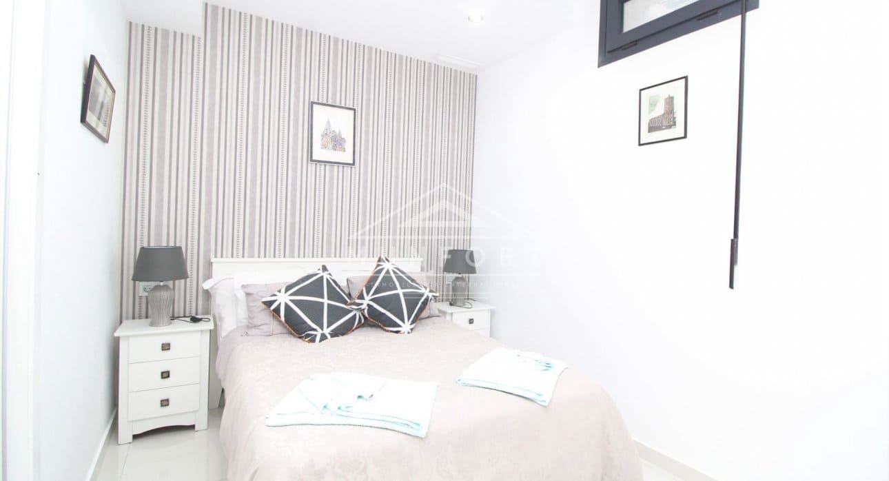 4 slaapkamer Villa te koop in Pilar de la Horadada met zwembad - € 649.900 (Ref: 9532498)