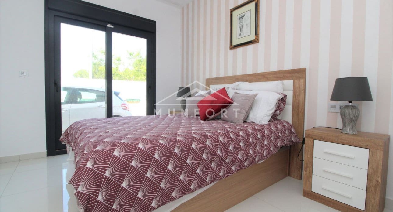 4 slaapkamer Villa te koop in Pilar de la Horadada met zwembad - € 649.900 (Ref: 9532498)