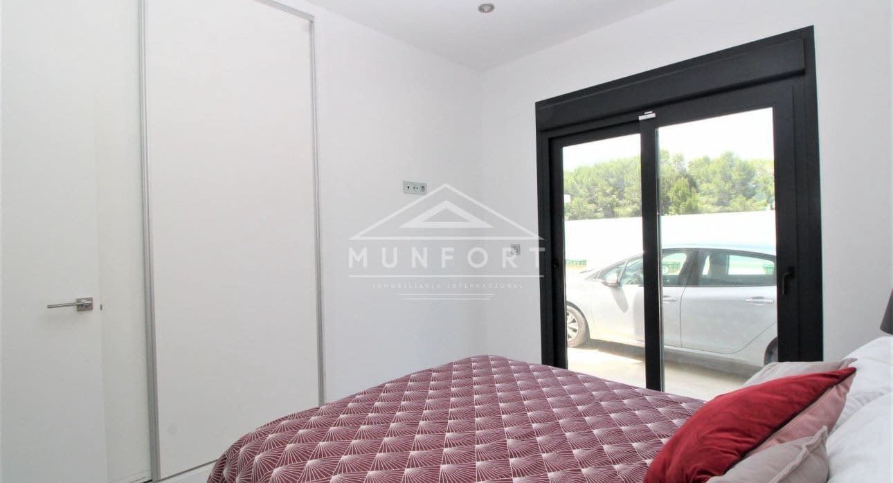 4 slaapkamer Villa te koop in Pilar de la Horadada met zwembad - € 649.900 (Ref: 9532498)