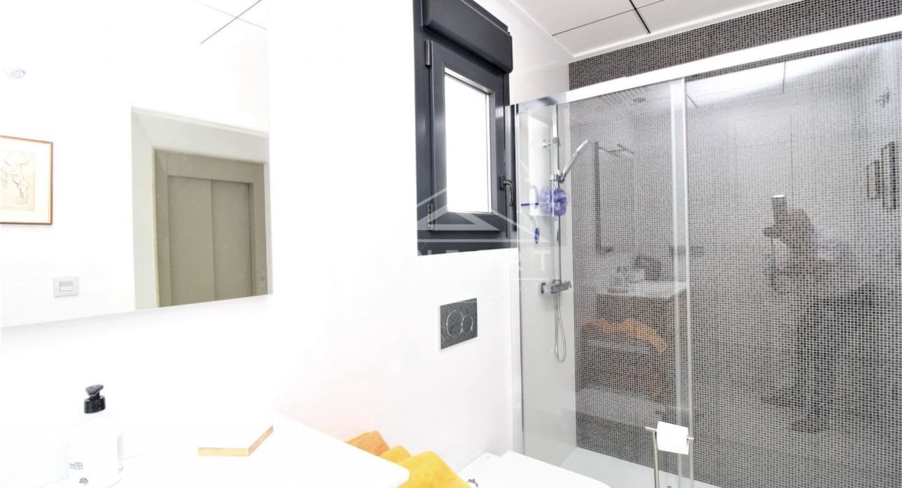 4 slaapkamer Villa te koop in Pilar de la Horadada met zwembad - € 649.900 (Ref: 9532498)