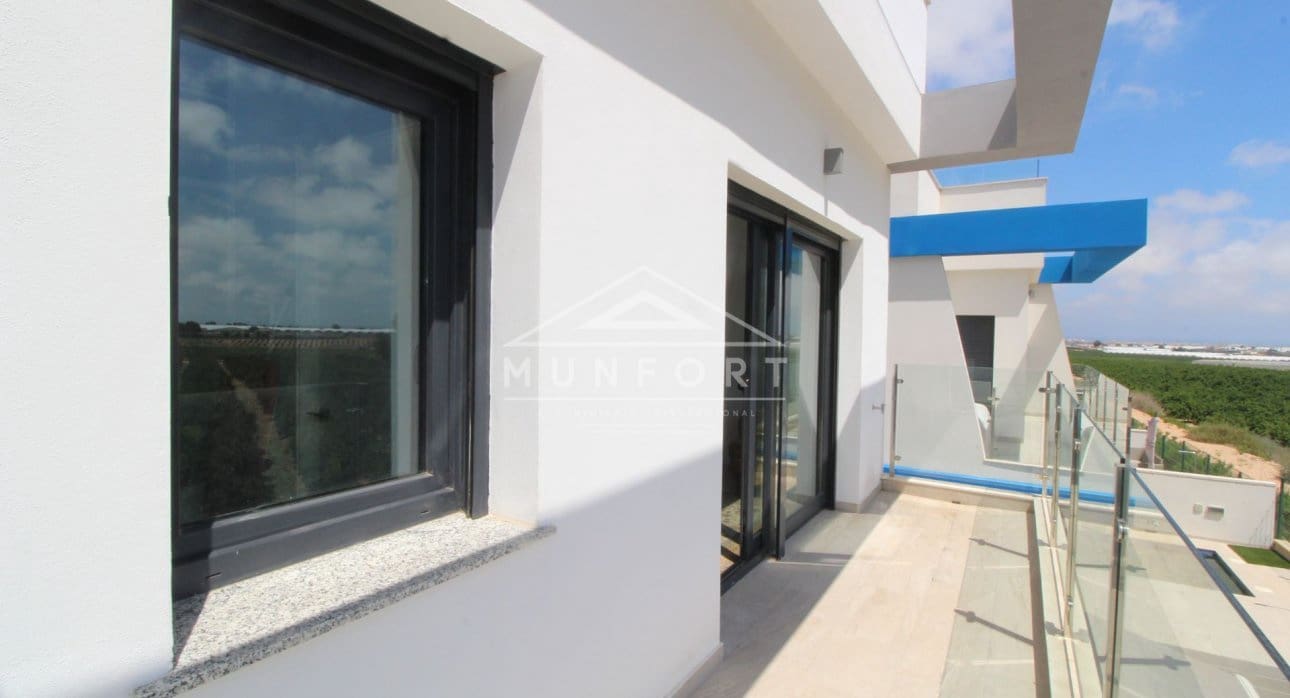 4 slaapkamer Villa te koop in Pilar de la Horadada met zwembad - € 649.900 (Ref: 9532498)