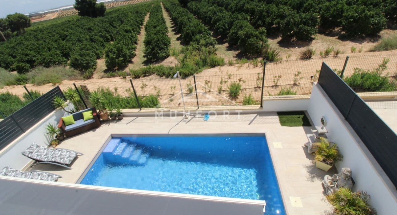 4 slaapkamer Villa te koop in Pilar de la Horadada met zwembad - € 649.900 (Ref: 9532498)