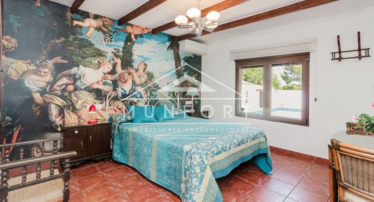 9 quarto Moradia para venda em Campoamor com piscina - 690 000 € (Ref: 9532499)