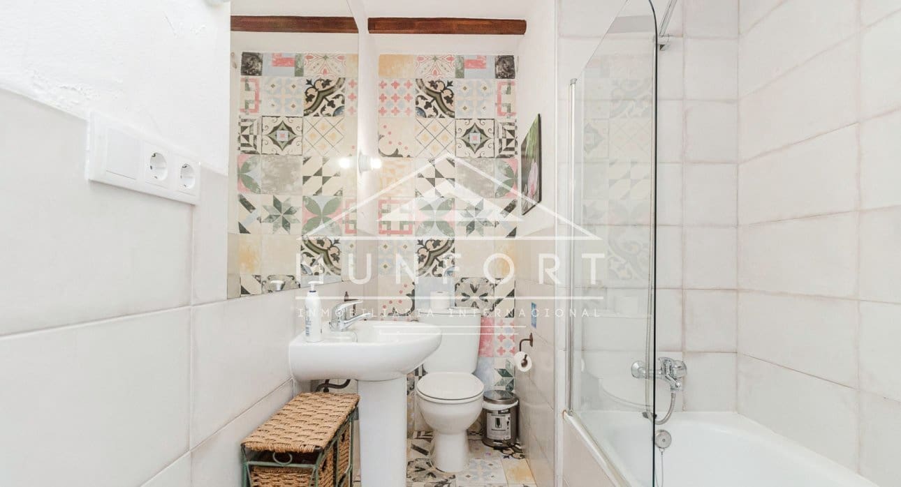 9 quarto Moradia para venda em Campoamor com piscina - 690 000 € (Ref: 9532499)