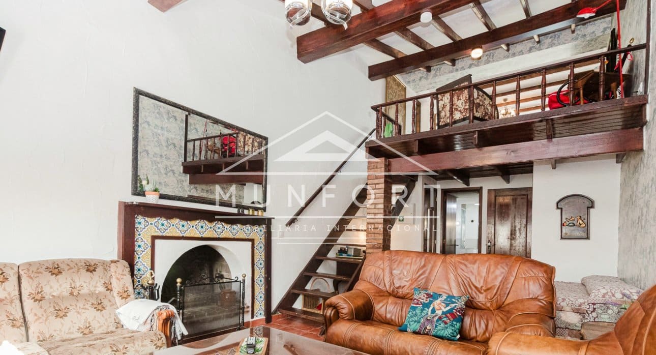 9 quarto Moradia para venda em Campoamor com piscina - 690 000 € (Ref: 9532499)