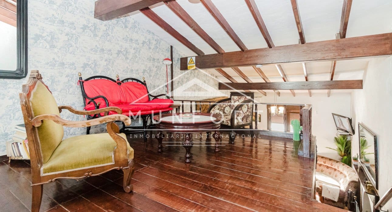 9 quarto Moradia para venda em Campoamor com piscina - 690 000 € (Ref: 9532499)