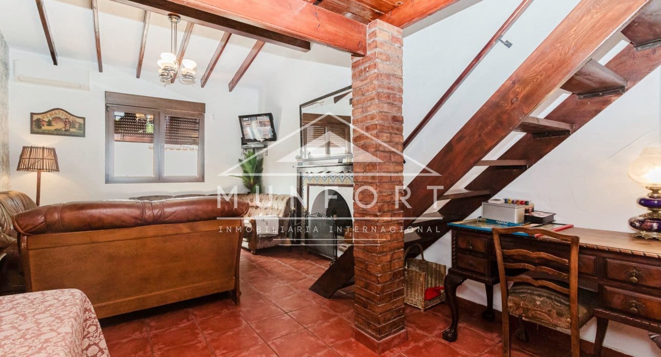 9 quarto Moradia para venda em Campoamor com piscina - 690 000 € (Ref: 9532499)