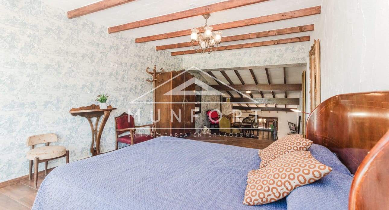 9 quarto Moradia para venda em Campoamor com piscina - 690 000 € (Ref: 9532499)