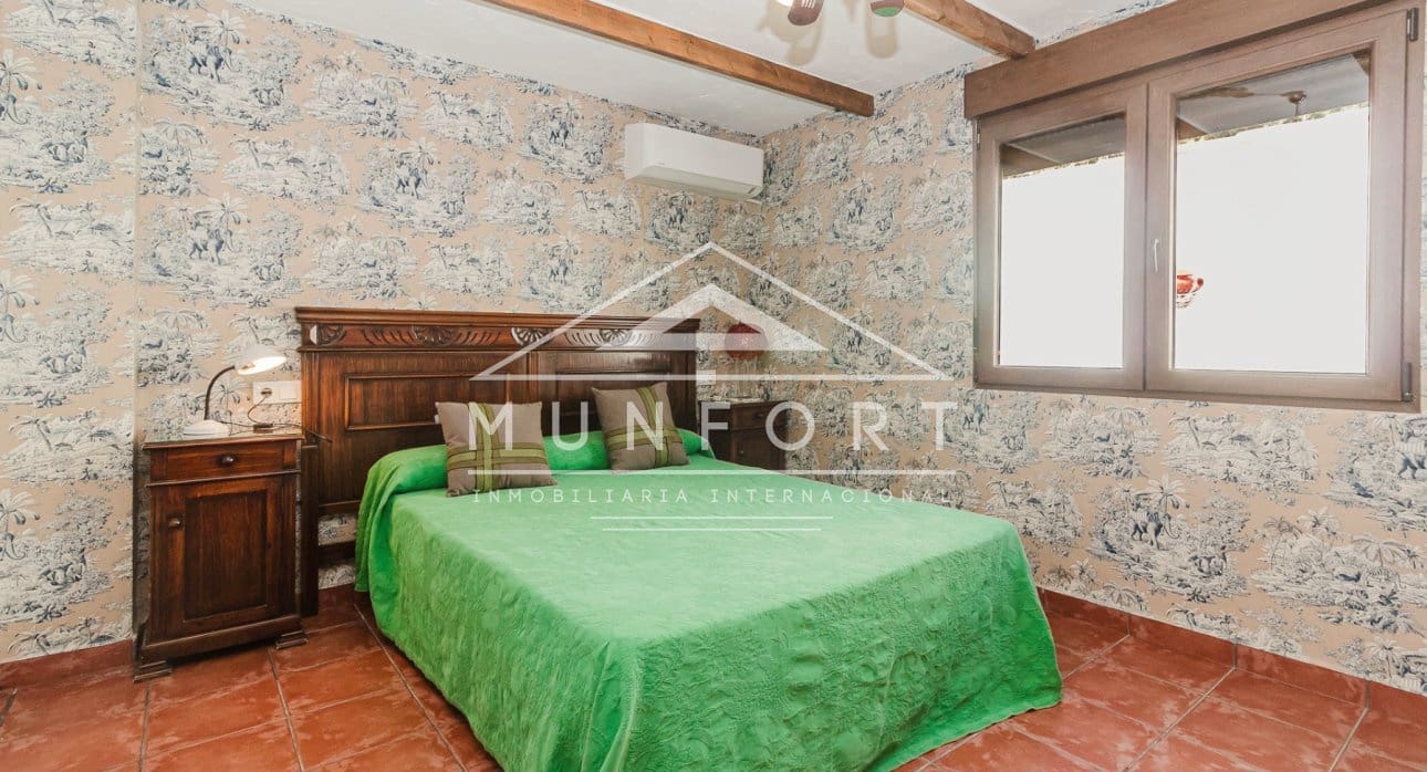 9 quarto Moradia para venda em Campoamor com piscina - 690 000 € (Ref: 9532499)