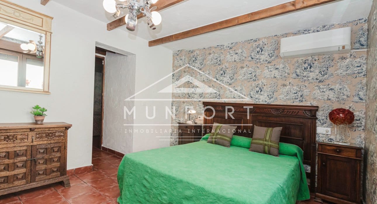 9 quarto Moradia para venda em Campoamor com piscina - 690 000 € (Ref: 9532499)