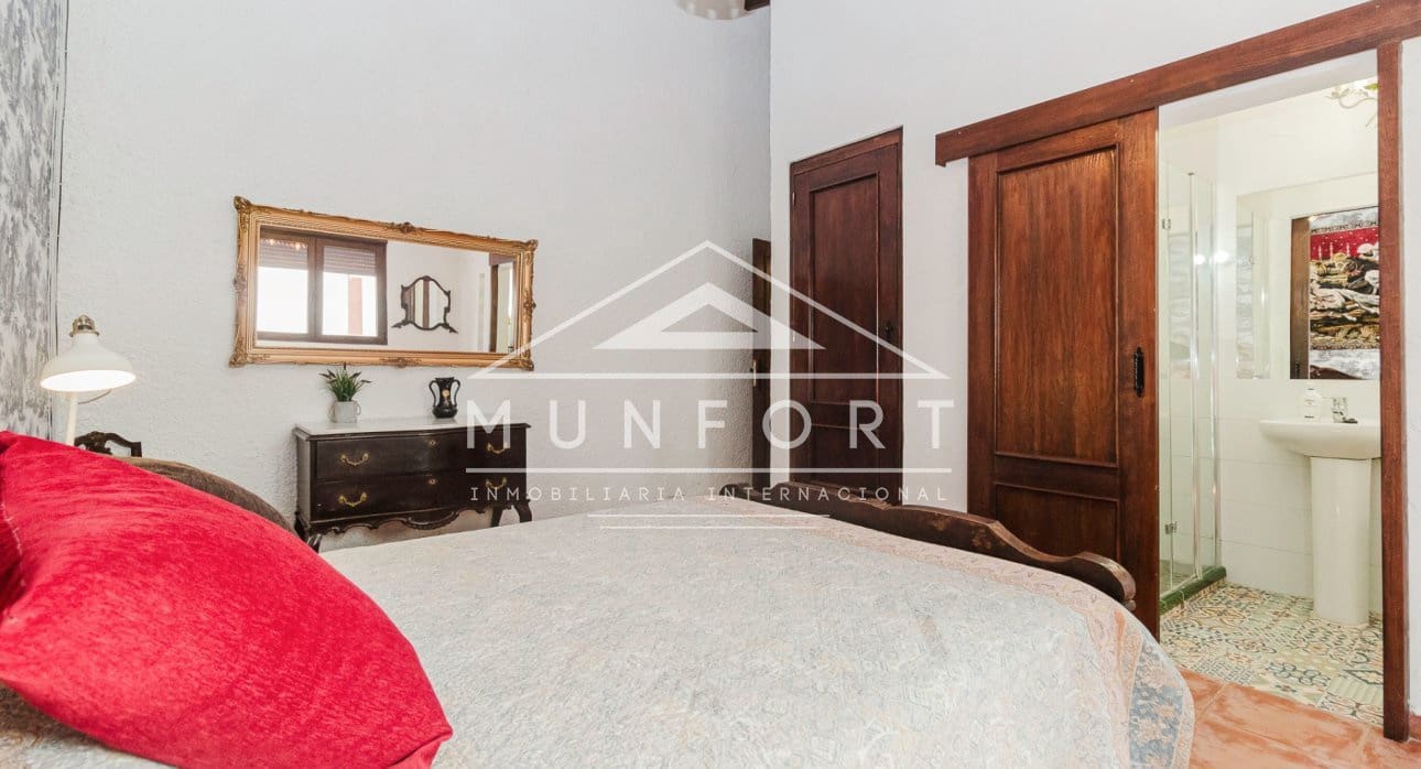 9 quarto Moradia para venda em Campoamor com piscina - 690 000 € (Ref: 9532499)