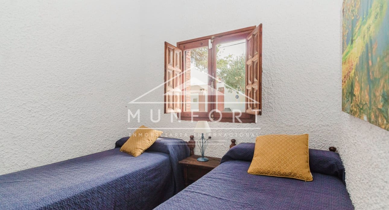 9 quarto Moradia para venda em Campoamor com piscina - 690 000 € (Ref: 9532499)