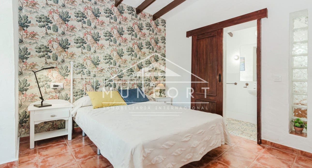 9 quarto Moradia para venda em Campoamor com piscina - 690 000 € (Ref: 9532499)