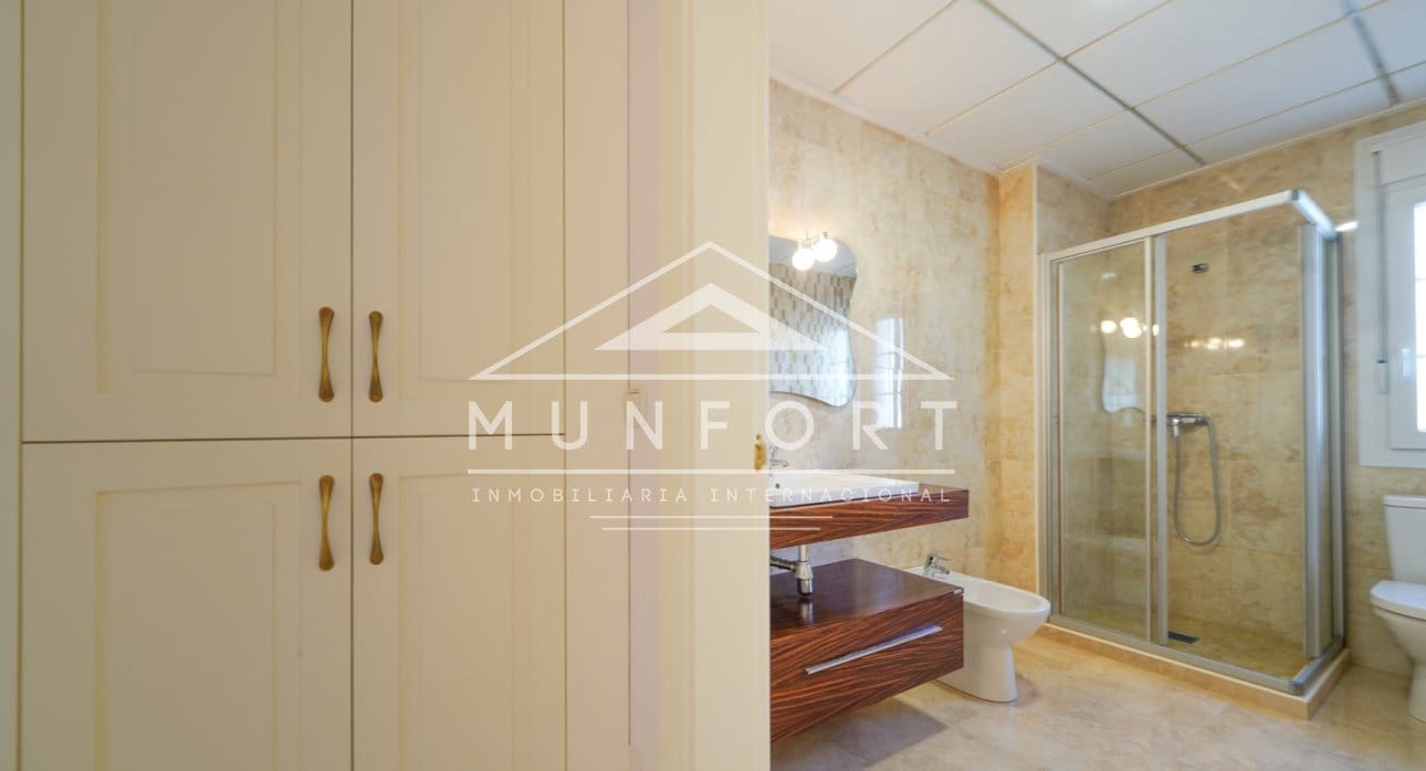 5 Zimmer Villa zu verkaufen in Cabo Roig mit Pool - 910.000 € (Ref: 9532501)