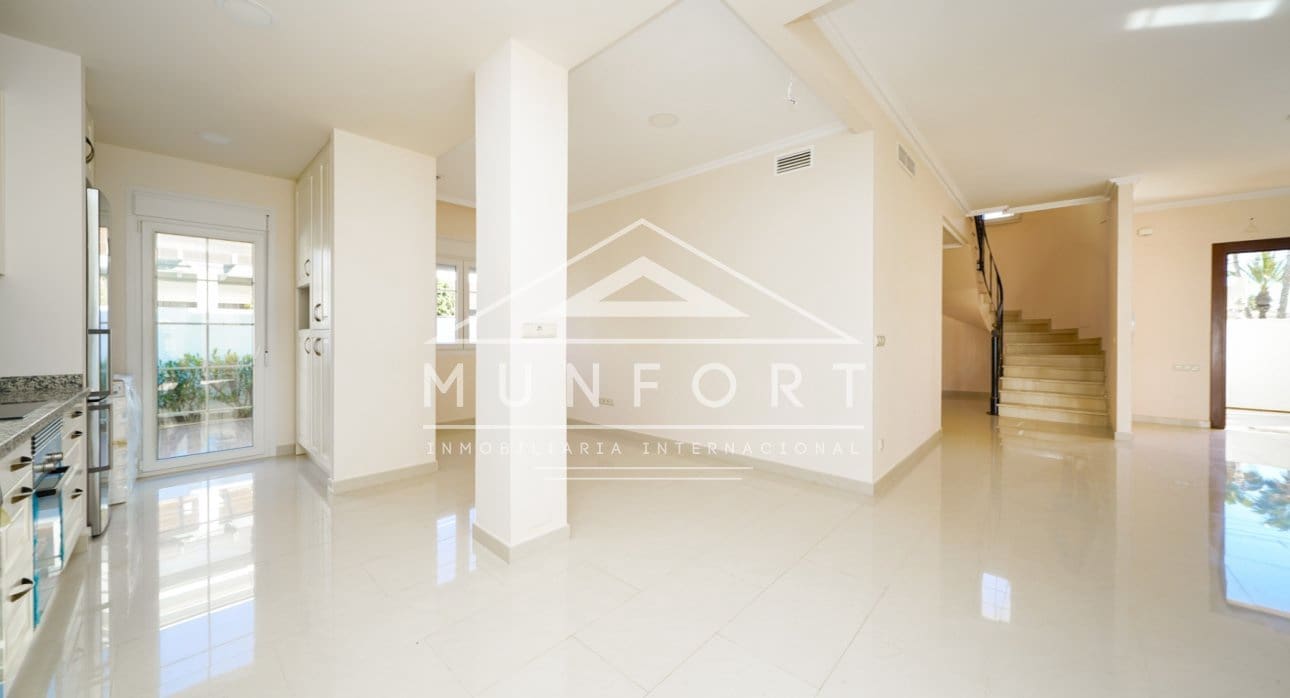 5 Zimmer Villa zu verkaufen in Cabo Roig mit Pool - 910.000 € (Ref: 9532501)