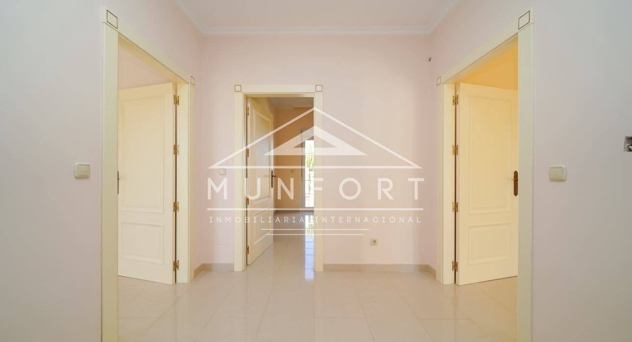 5 Zimmer Villa zu verkaufen in Cabo Roig mit Pool - 910.000 € (Ref: 9532501)