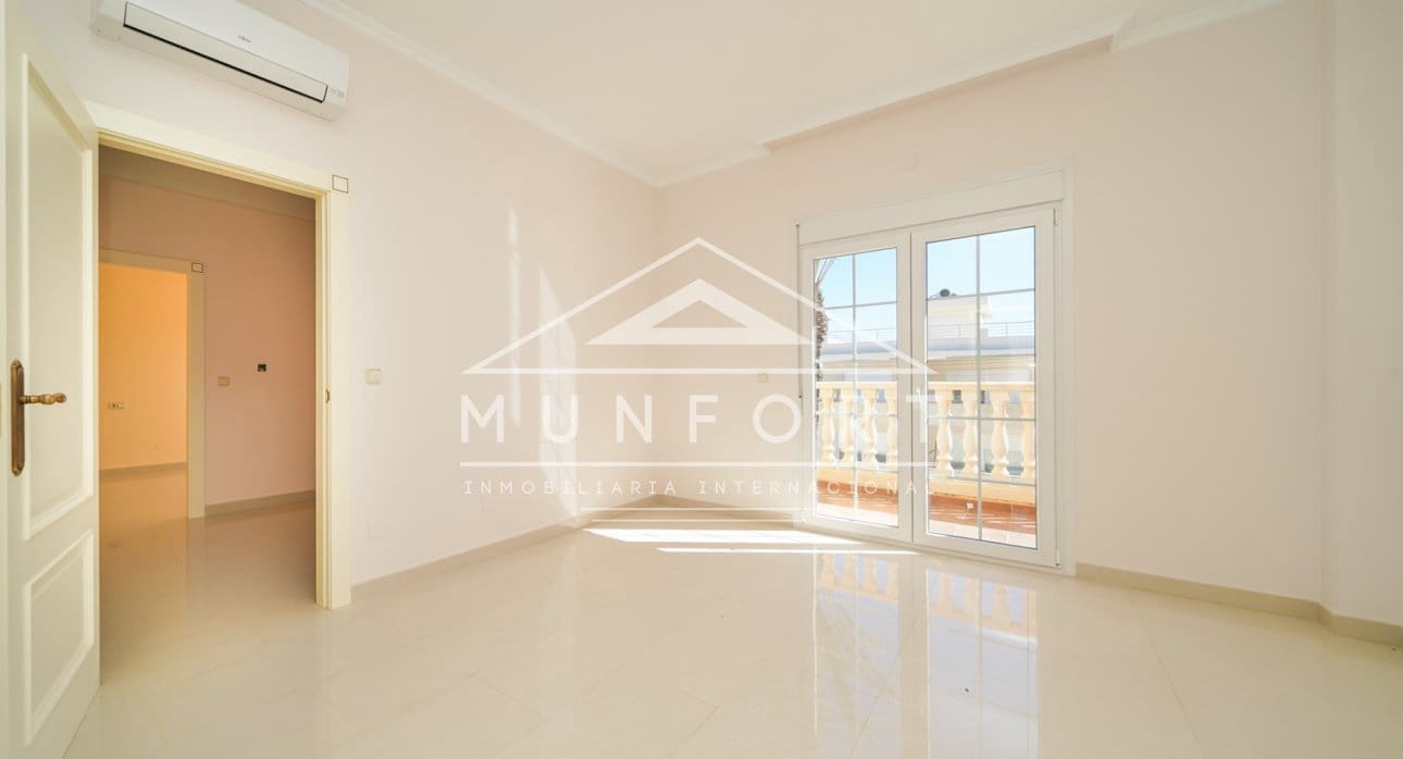 5 Zimmer Villa zu verkaufen in Cabo Roig mit Pool - 910.000 € (Ref: 9532501)