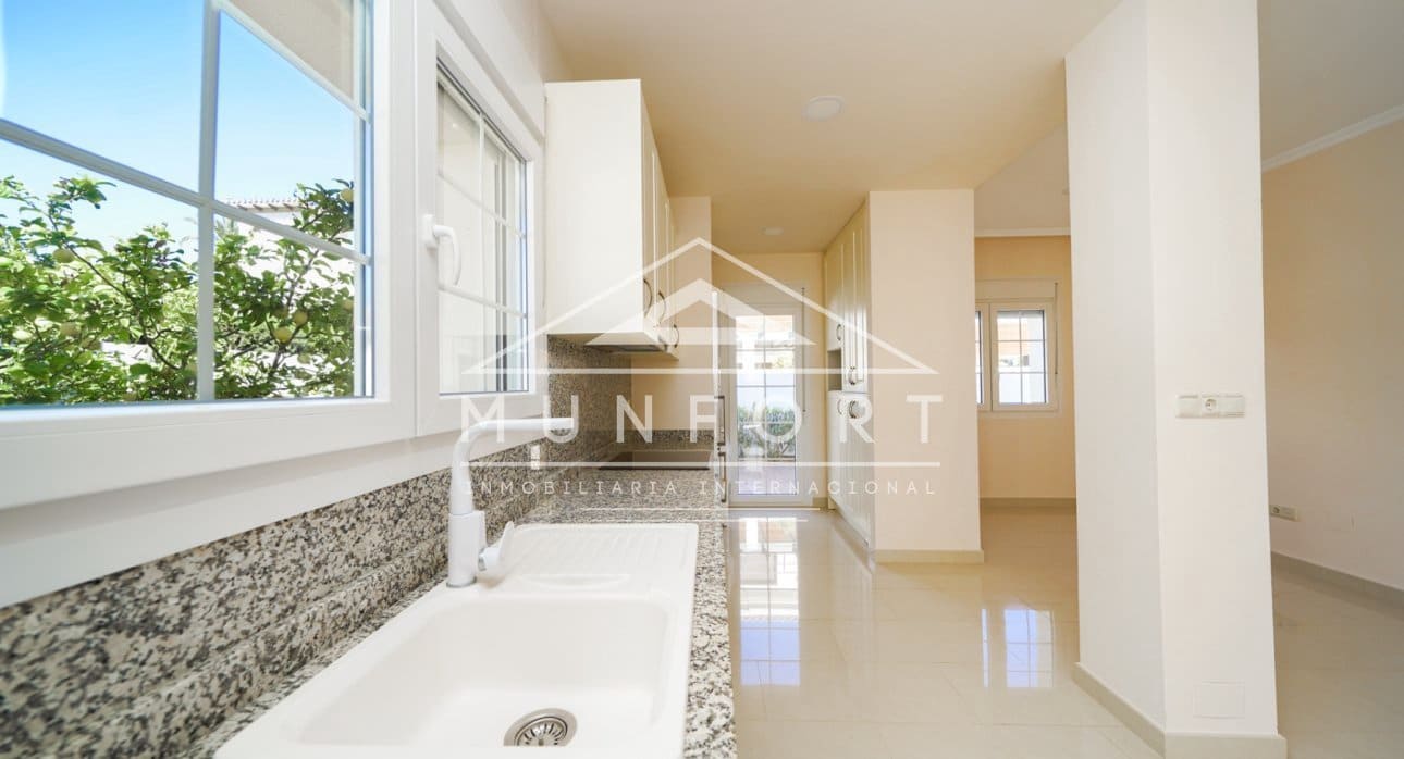 5 Zimmer Villa zu verkaufen in Cabo Roig mit Pool - 910.000 € (Ref: 9532501)