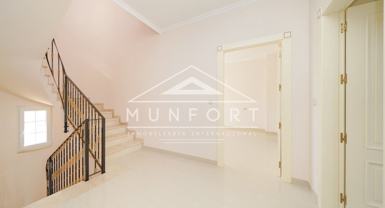 5 Zimmer Villa zu verkaufen in Cabo Roig mit Pool - 910.000 € (Ref: 9532501)