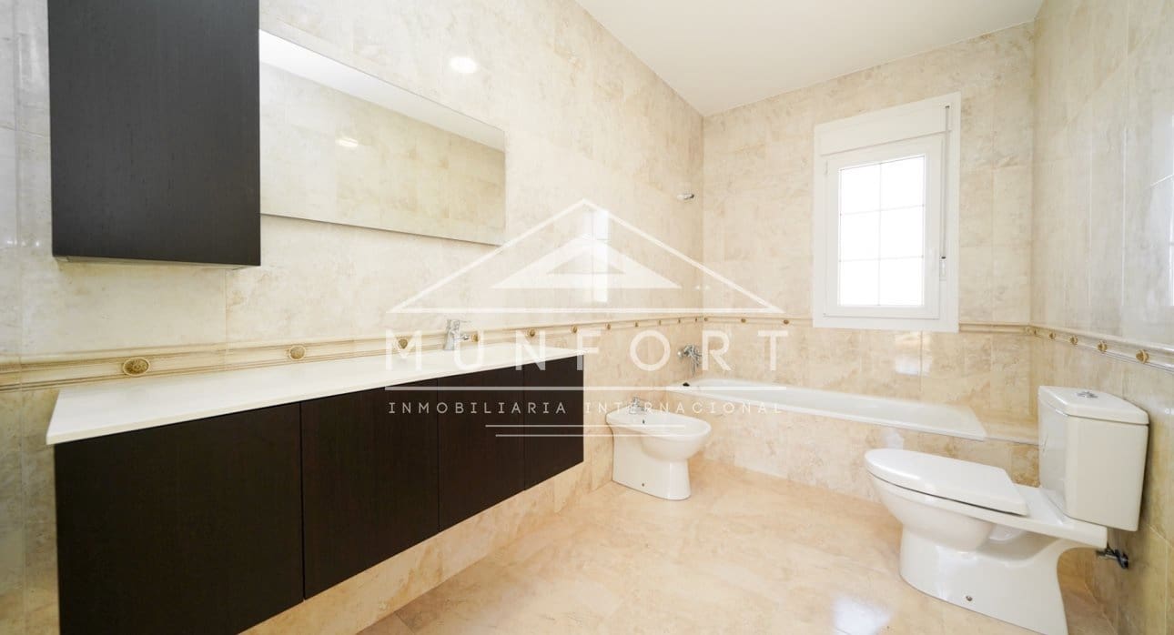 5 Zimmer Villa zu verkaufen in Cabo Roig mit Pool - 910.000 € (Ref: 9532501)