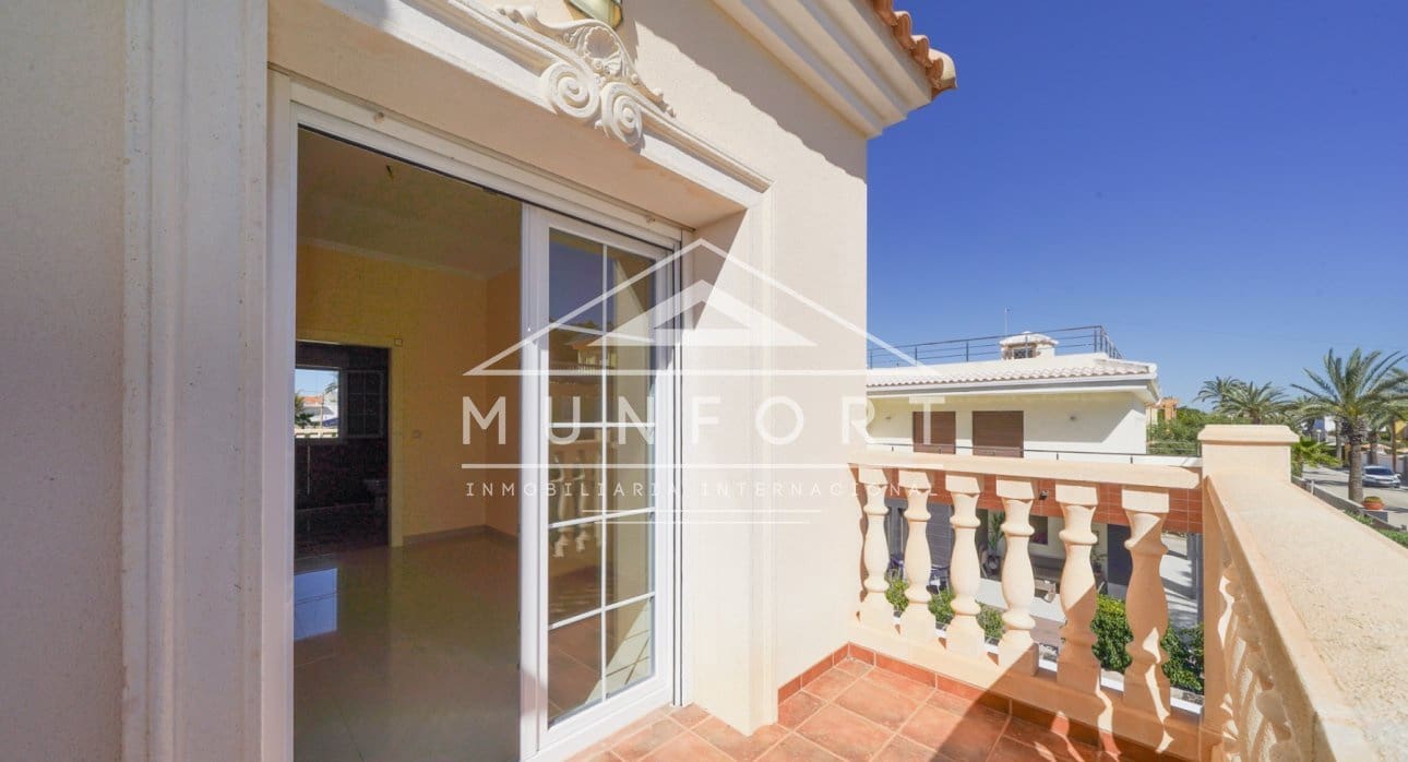 5 Zimmer Villa zu verkaufen in Cabo Roig mit Pool - 910.000 € (Ref: 9532501)