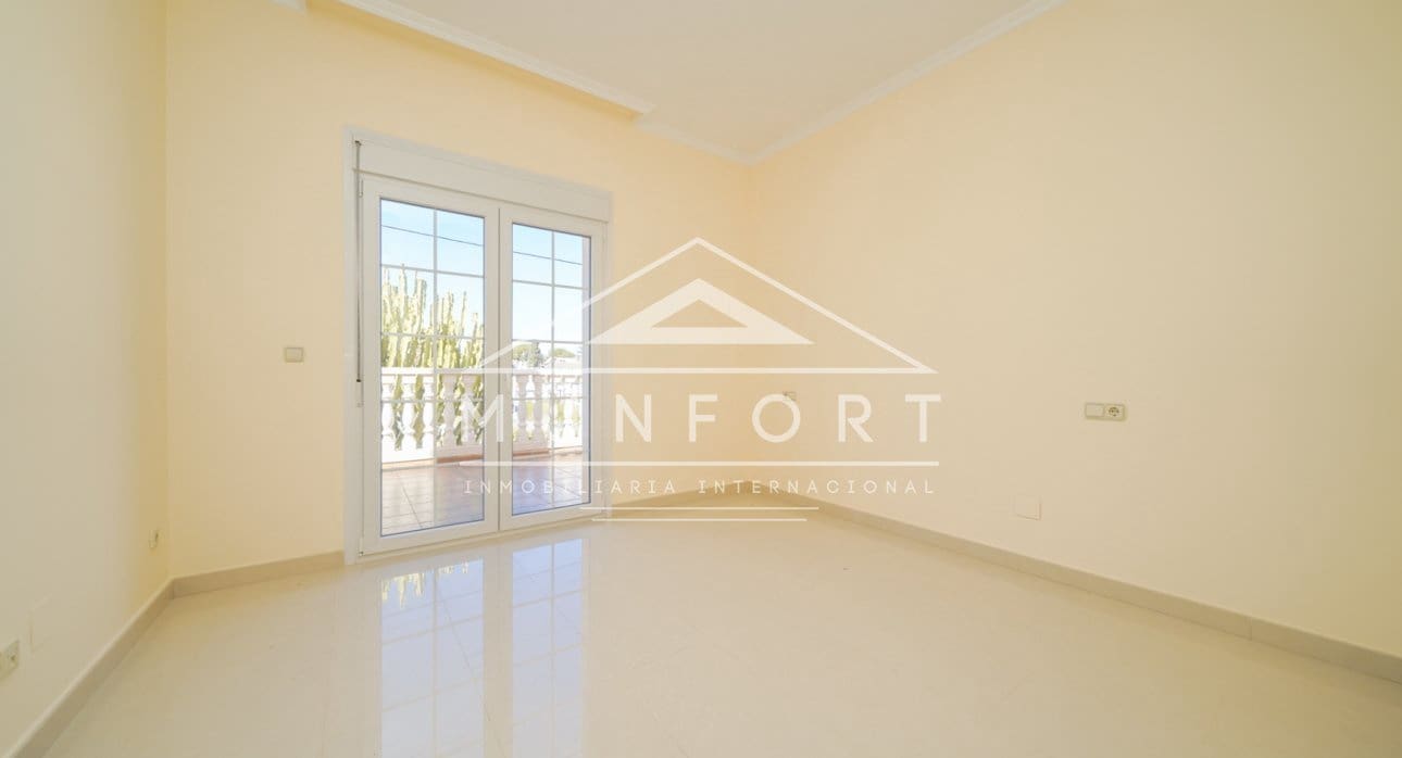 5 Zimmer Villa zu verkaufen in Cabo Roig mit Pool - 910.000 € (Ref: 9532501)